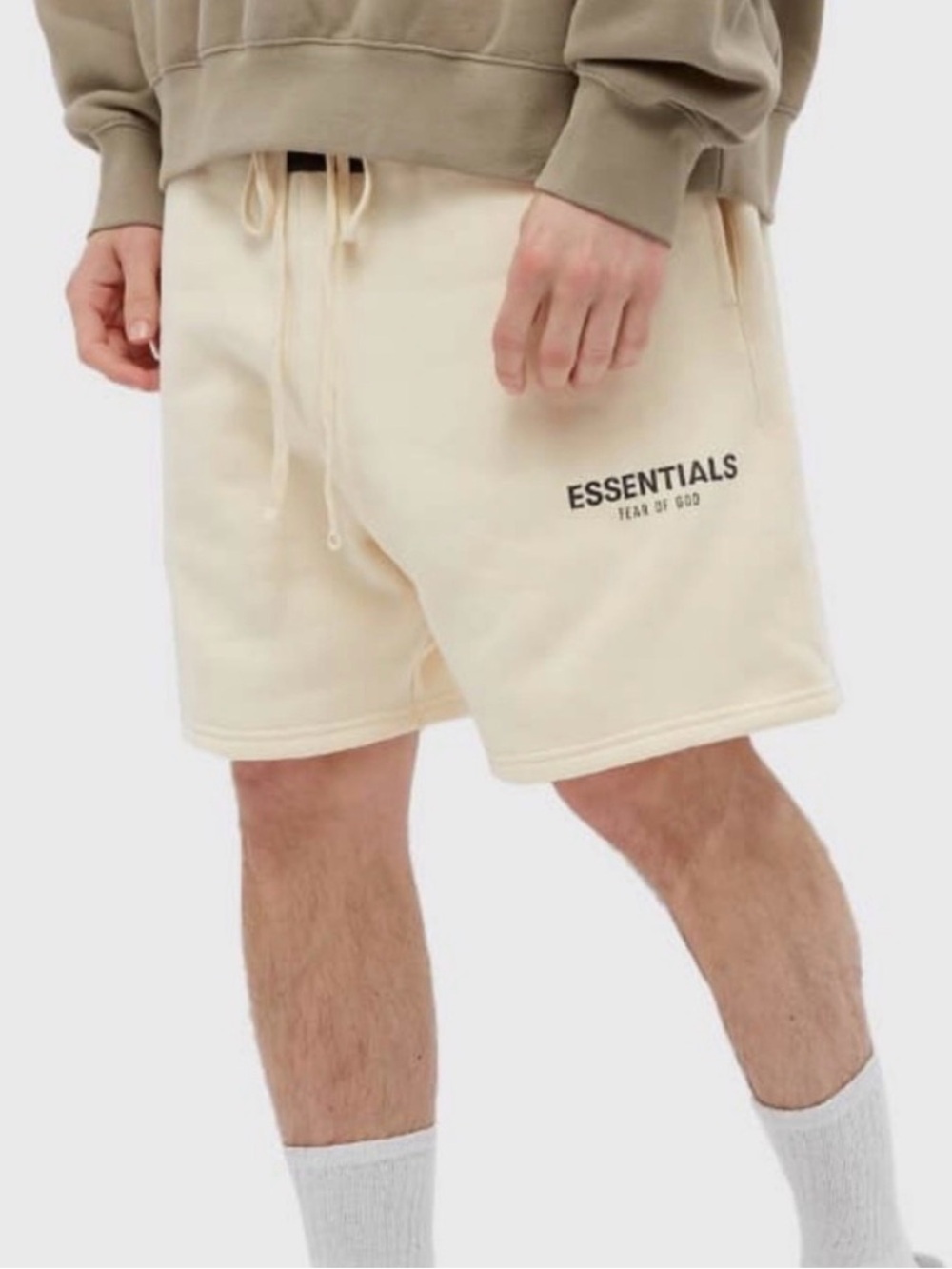 New Fear of God Essentials shorts color cream size L